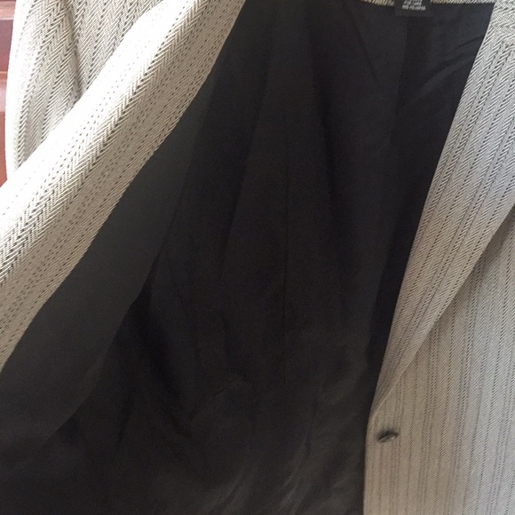 Sandra Women’s Beige/Black Blazer Size 6 - Picture 4 of 5